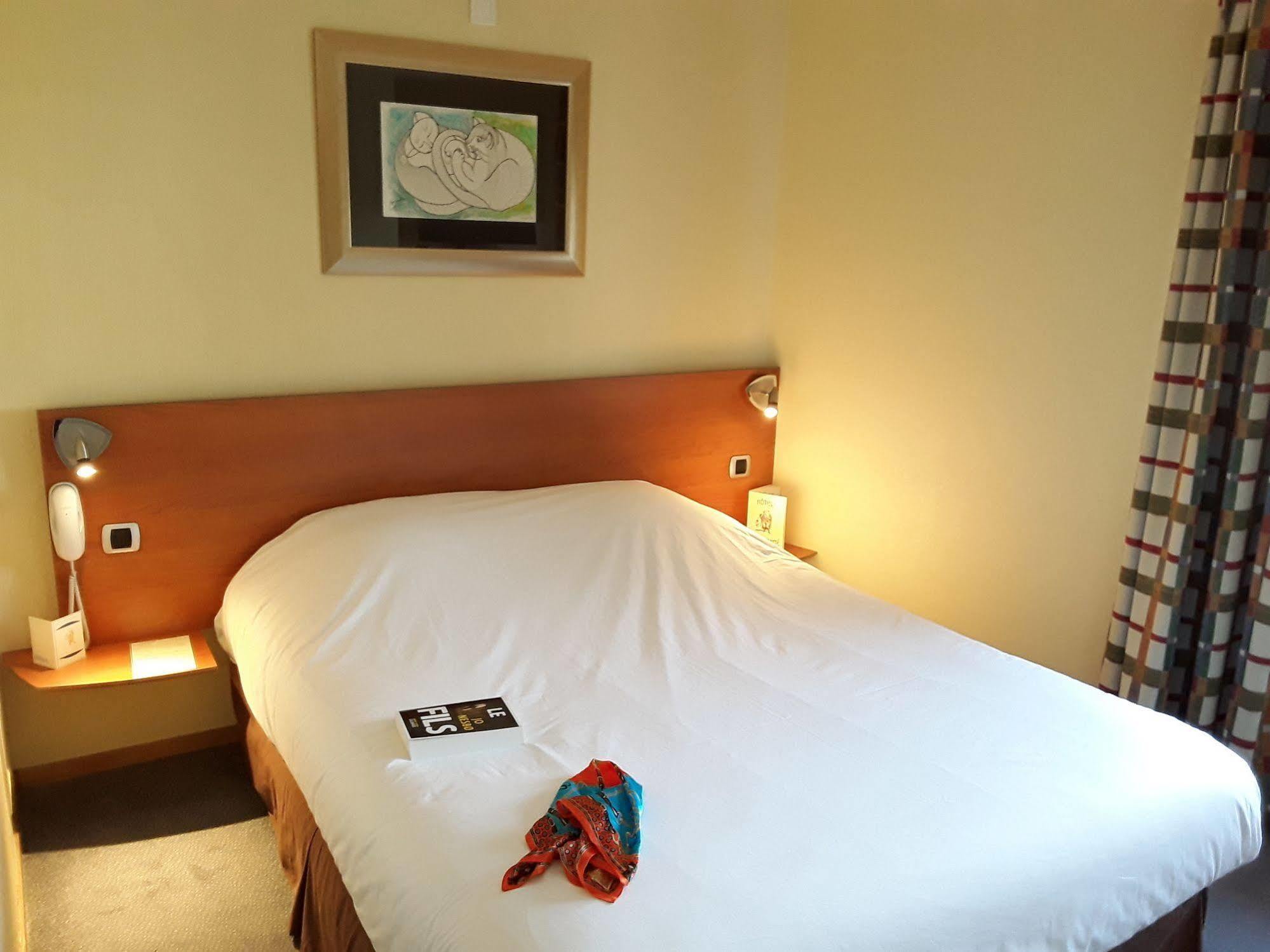 In Situ Hotel Valenciennes Exterior photo