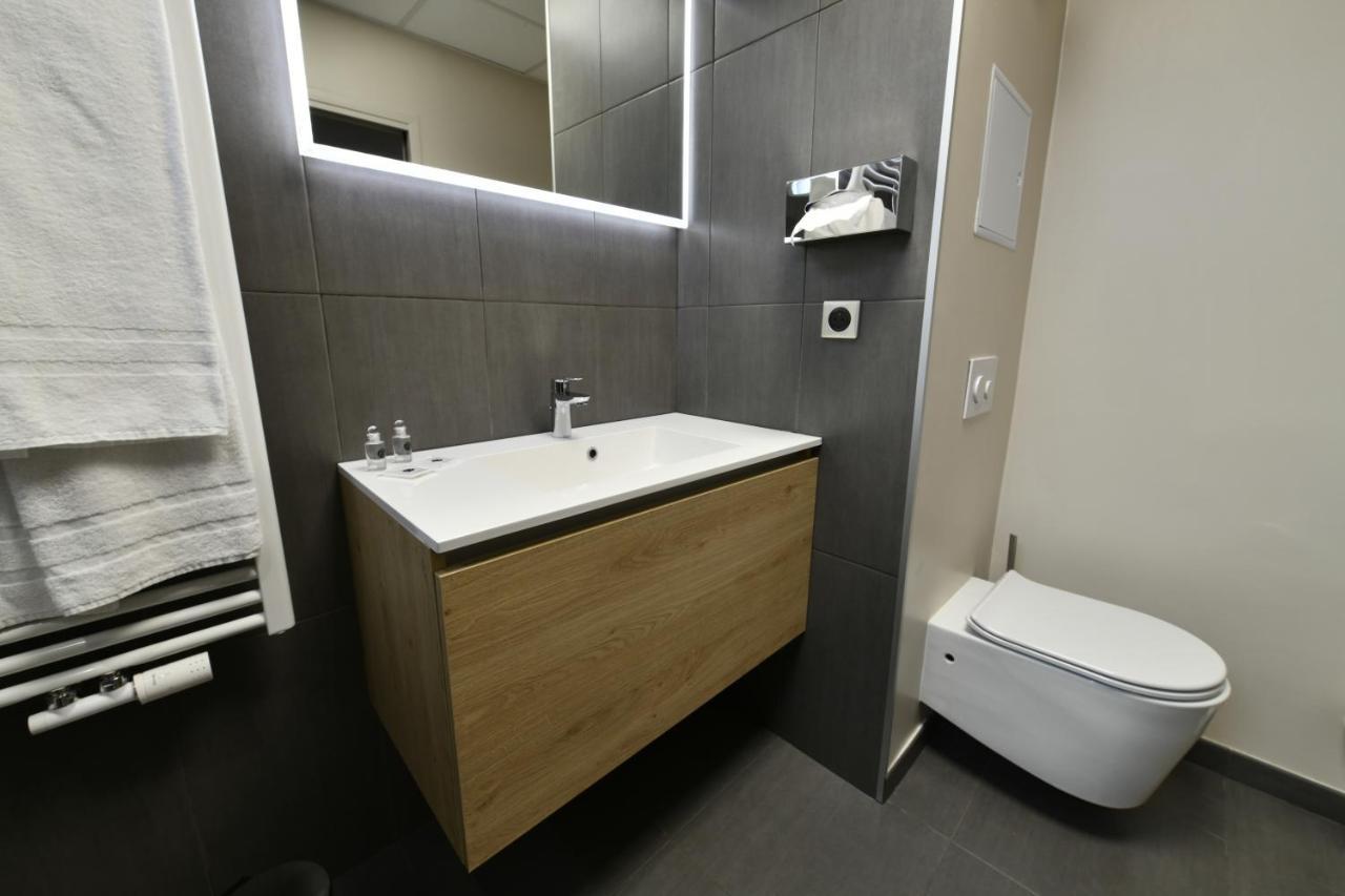 In Situ Hotel Valenciennes Exterior photo